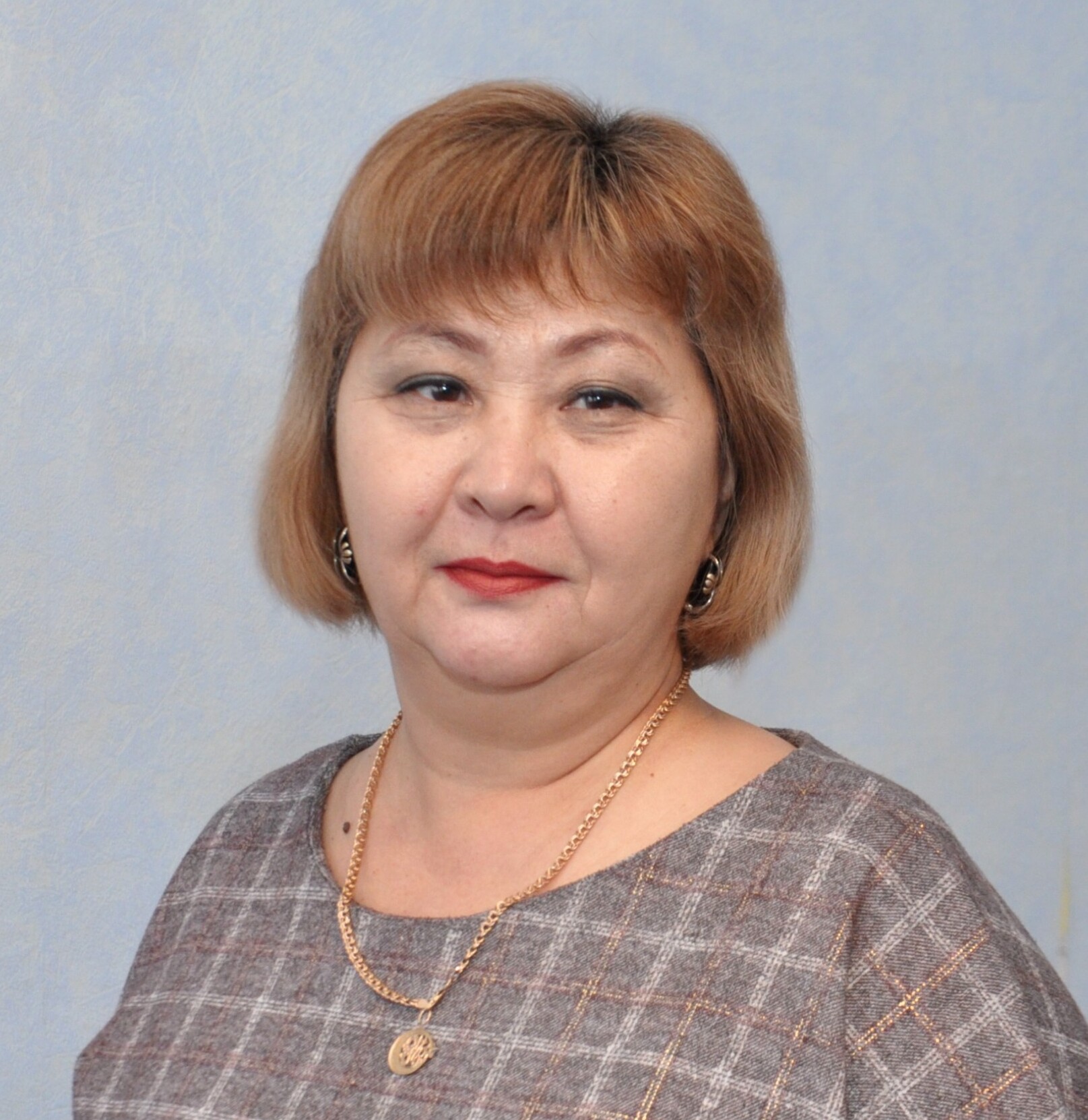 Воспитатель высшей категории Абдрахманова Елена Куанышбаевна.
